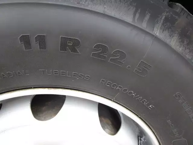 平成28年05月中古大型トラクタヘッド日野プロフィアの画像16