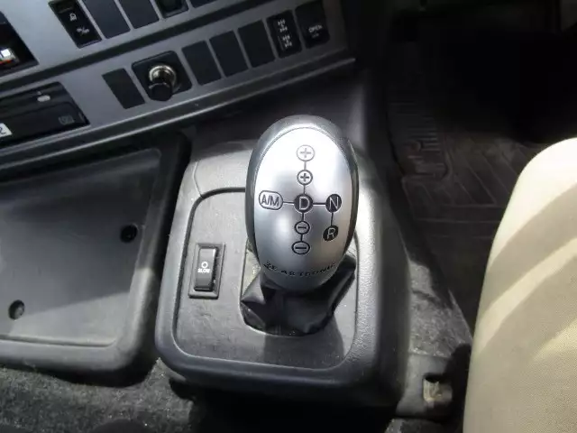 平成28年05月中古大型トラクタヘッド日野プロフィアの画像18