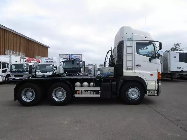 平成28年05月中古大型トラクタヘッド日野プロフィアの画像4