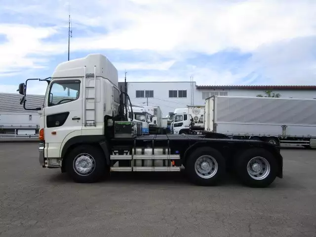 平成28年05月中古大型トラクタヘッド日野プロフィアの画像5