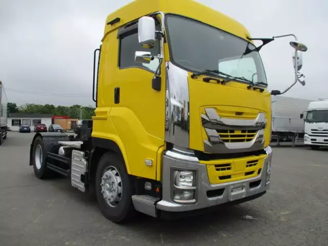 平成28年11月中古大型トラクタヘッドいすゞギガの画像3