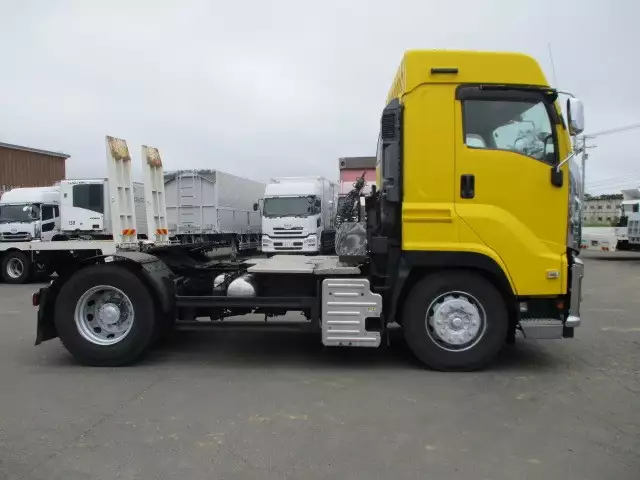 平成28年11月中古大型トラクタヘッドいすゞギガの画像4