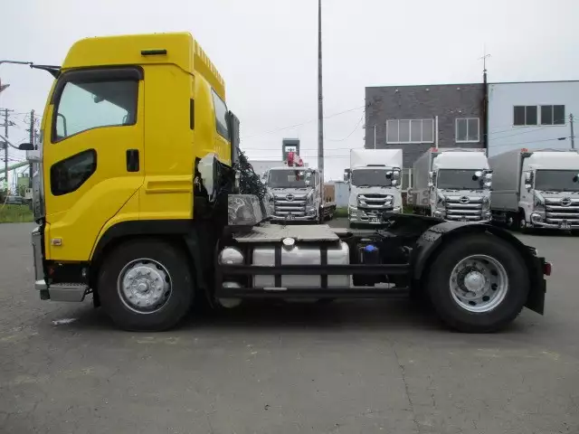 平成28年11月中古大型トラクタヘッドいすゞギガの画像8