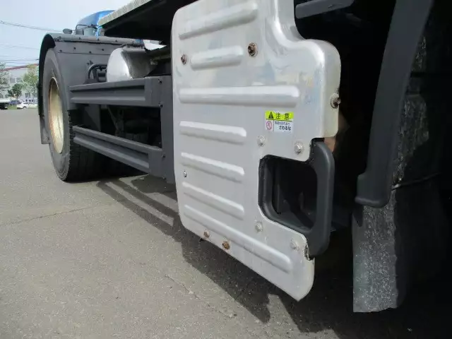 平成28年11月中古大型トラクタヘッドいすゞギガの画像9