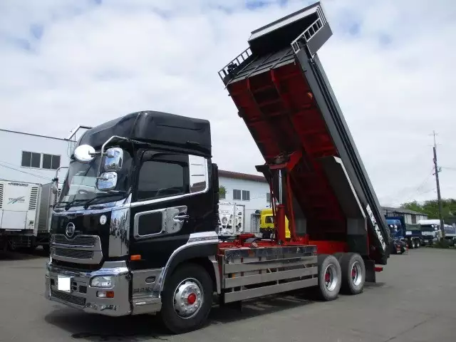 平成28年06月中古大型日産UDUDトラックスの画像1