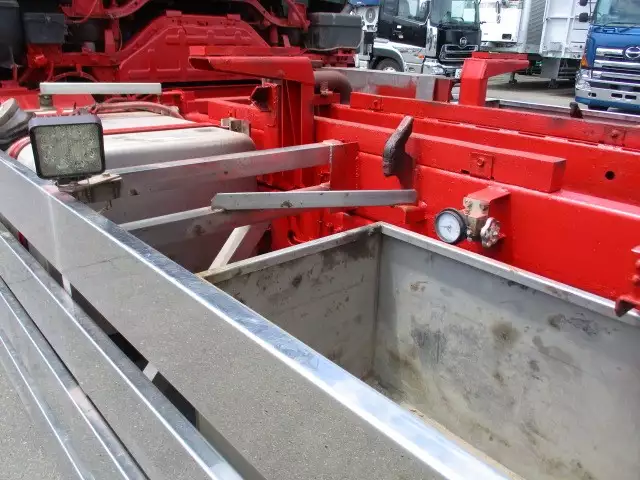 平成28年06月中古大型日産UDUDトラックスの画像12