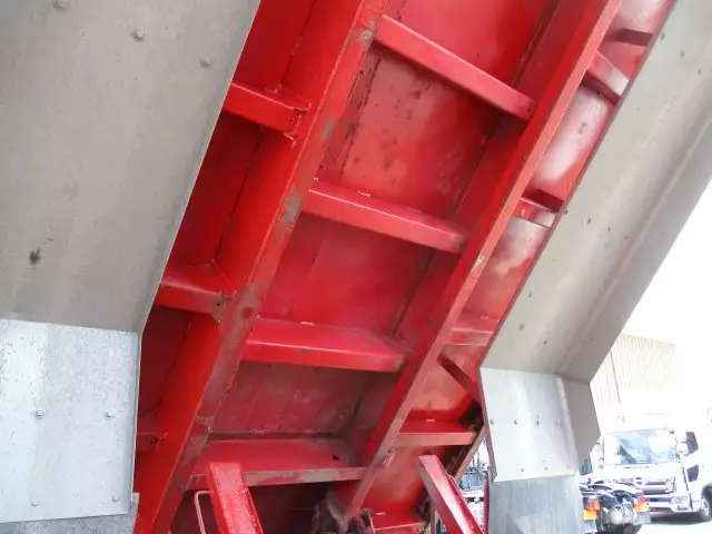 平成28年06月中古大型日産UDUDトラックスの画像31