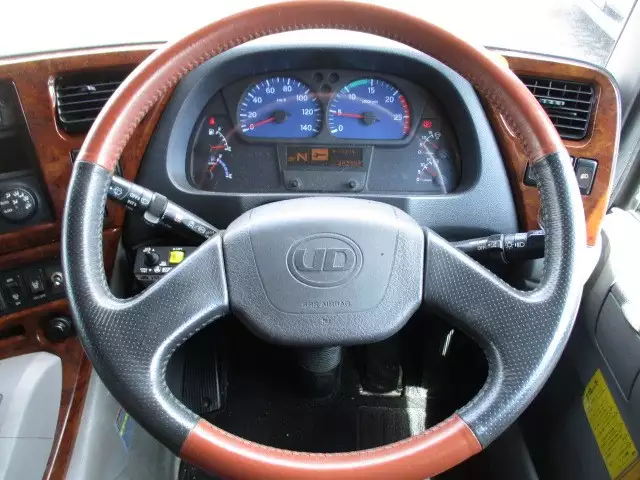 平成28年06月中古大型日産UDUDトラックスの画像53