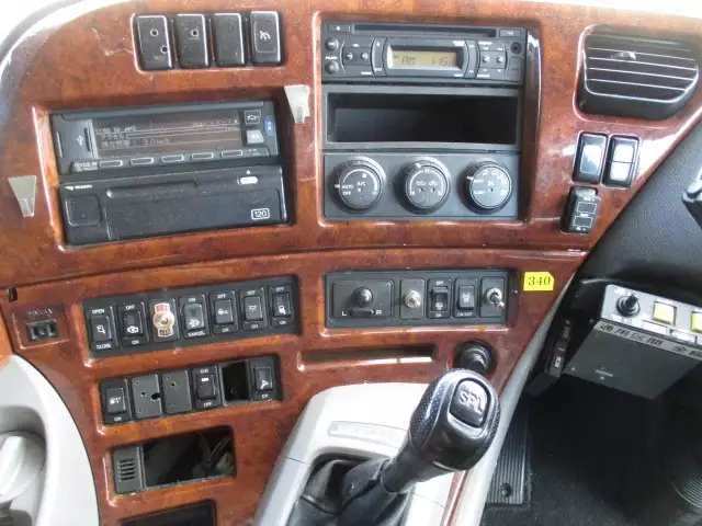 平成28年06月中古大型日産UDUDトラックスの画像58