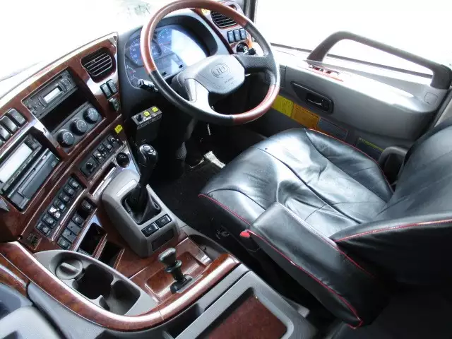 平成28年06月中古大型日産UDUDトラックスの画像60