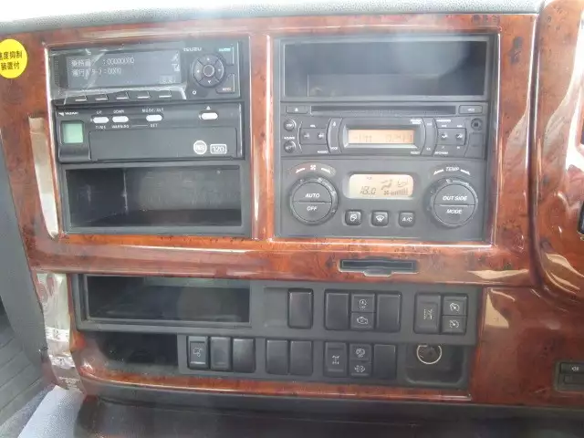 平成29年08月中古大型トラクタヘッドいすゞギガの画像3