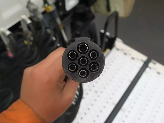 令和03年09月中古大型トラクタヘッド日野プロフィアの画像14