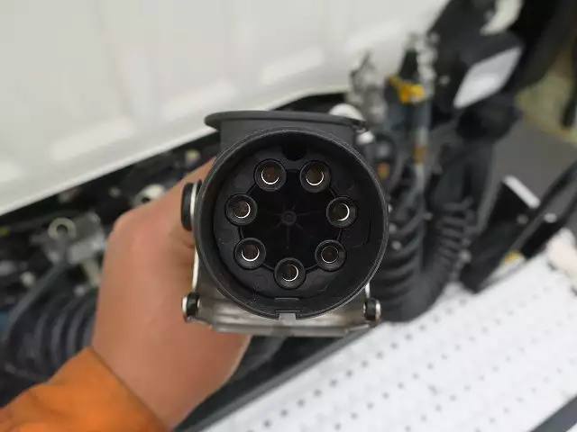 令和03年09月中古大型トラクタヘッド日野プロフィアの画像15