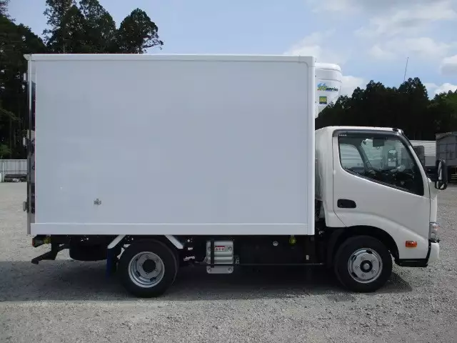 令和03年11月中古小型冷凍バン・ウィング日野日野の画像4