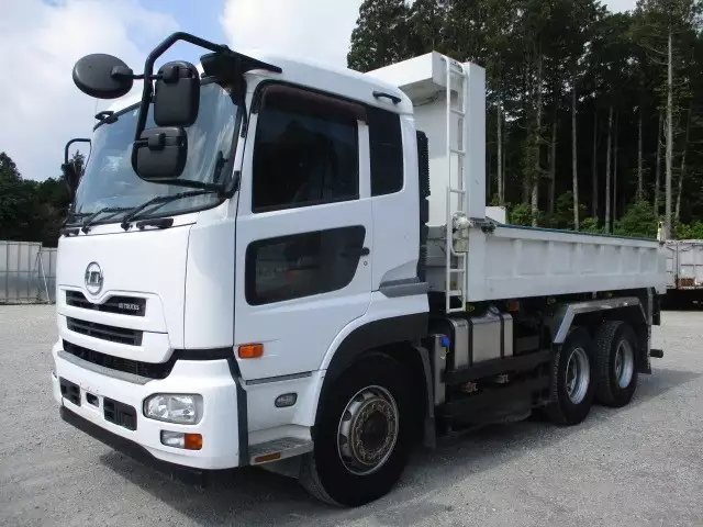 平成24年11月中古大型日産UDクオンの画像1