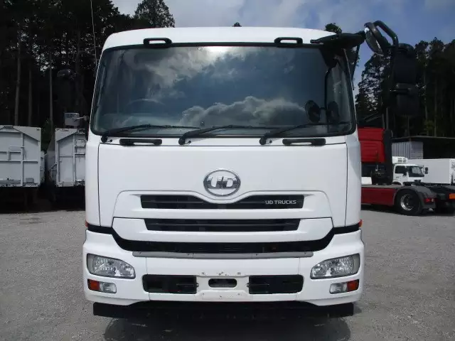 平成24年11月中古大型日産UDクオンの画像2