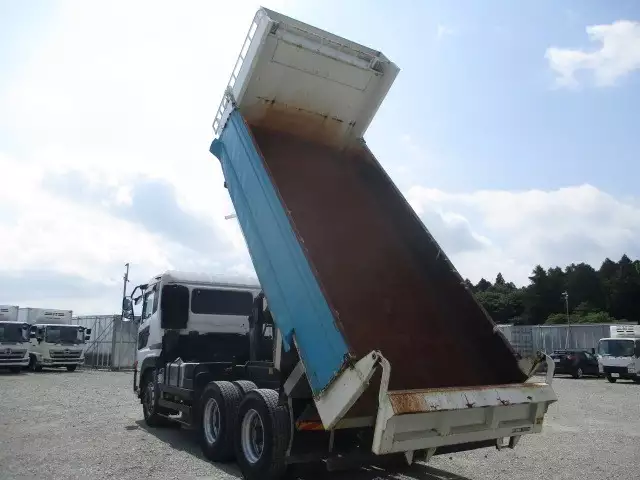 平成24年11月中古大型日産UDクオンの画像12