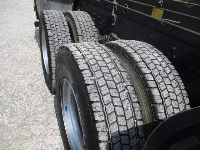 平成24年11月中古大型日産UDクオンの画像18