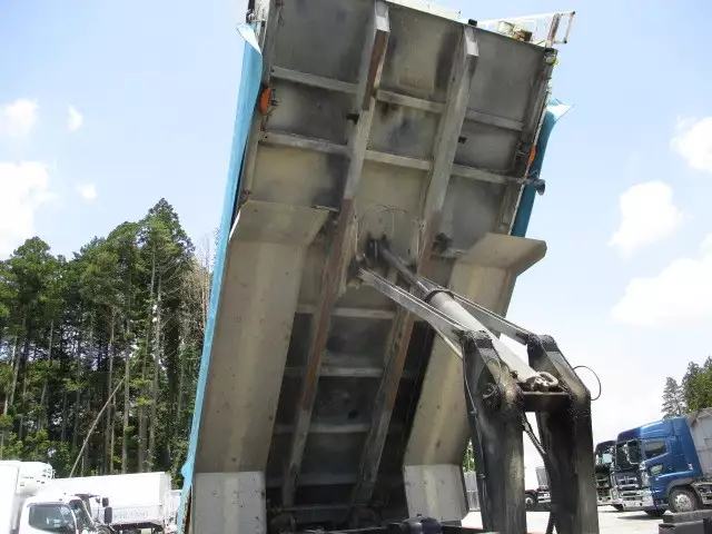 平成24年11月中古大型日産UDクオンの画像33