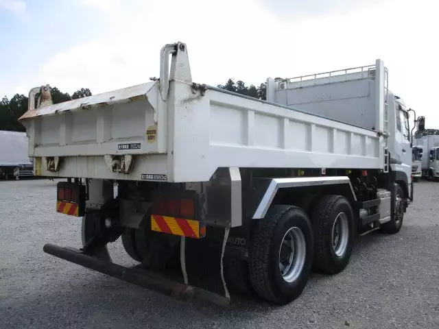 平成24年11月中古大型日産UDクオンの画像5