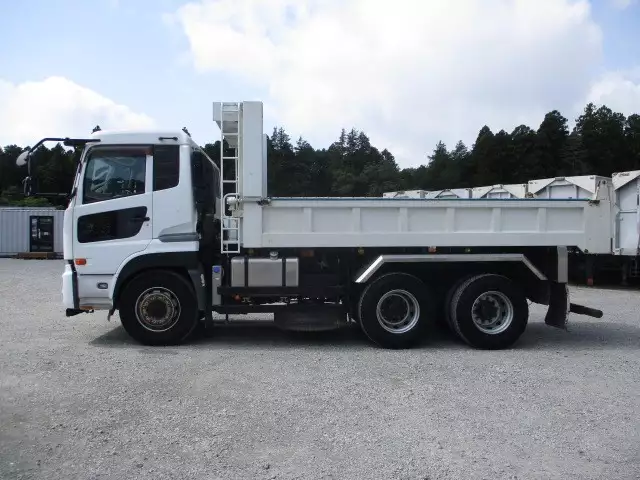 平成24年11月中古大型日産UDクオンの画像8