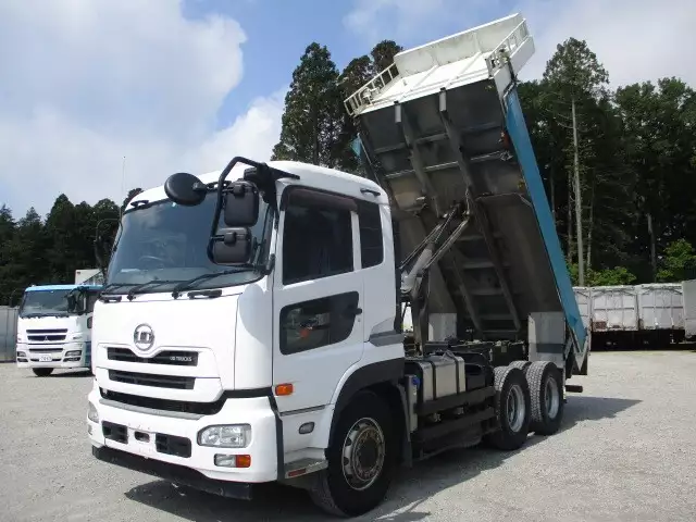 平成24年11月中古大型日産UDクオンの画像9