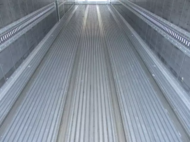 平成30年11月中古その他冷凍トレーラー輸入車・その他ロイヤルの画像15