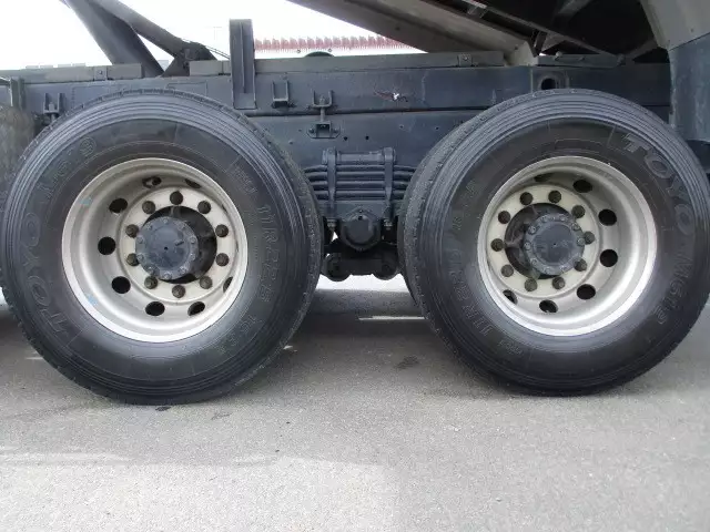 平成26年12月中古大型日産UDクオンの画像14