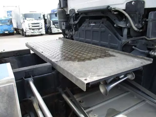 平成26年12月中古大型日産UDクオンの画像21