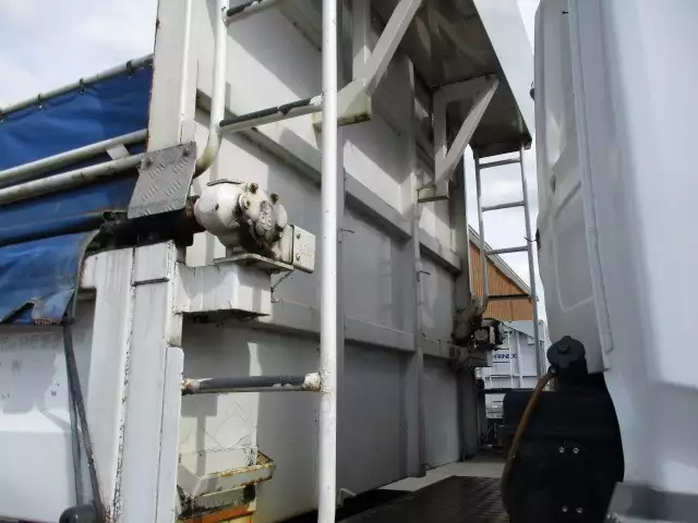 平成26年12月中古大型日産UDクオンの画像30