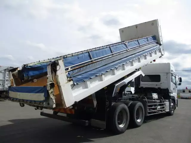 平成26年12月中古大型日産UDクオンの画像5