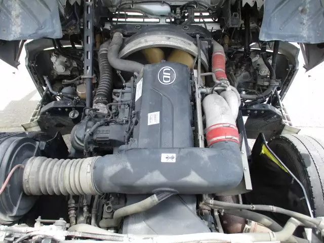 平成26年12月中古大型日産UDクオンの画像46