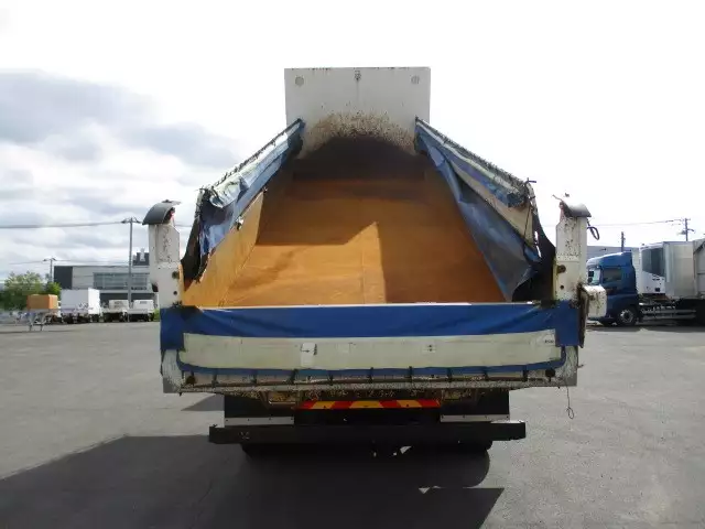 平成26年12月中古大型日産UDクオンの画像6