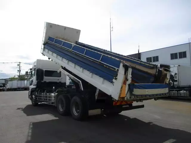 平成26年12月中古大型日産UDクオンの画像7