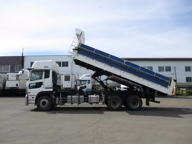 平成26年12月中古大型日産UDクオンの画像8