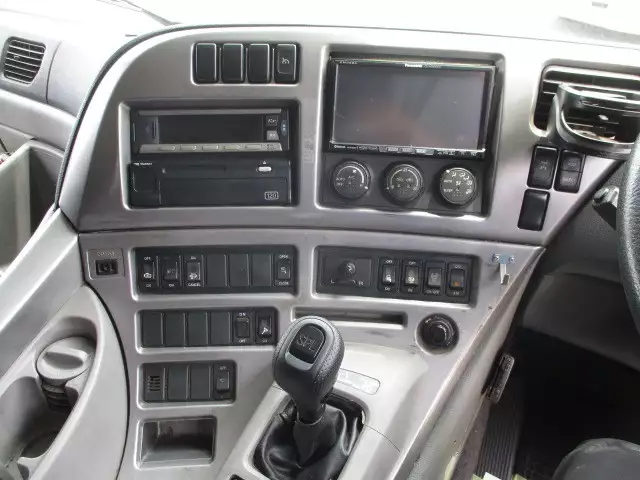 平成23年02月中古大型日産UDクオンの画像46