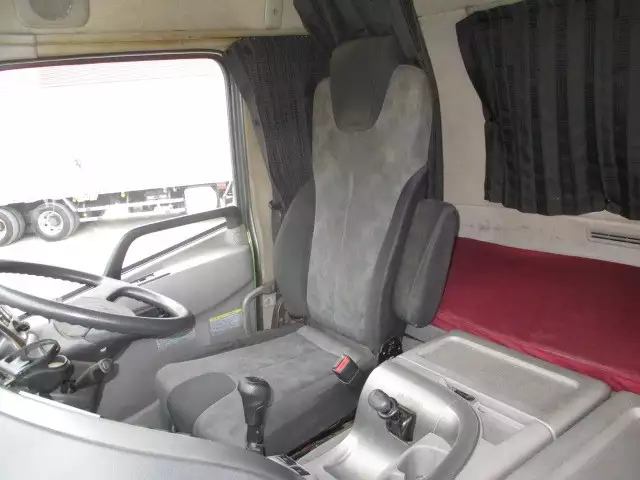 平成23年02月中古大型日産UDクオンの画像56