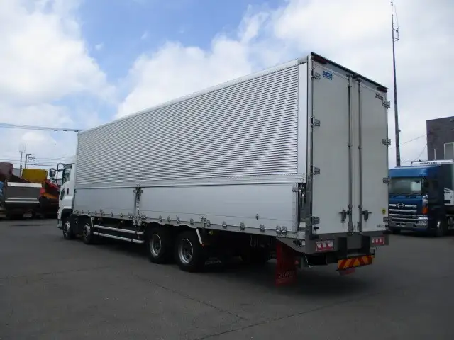 H31年 いすゞ 4軸低床ウィング エアサス 積載:13800㎏ 距離:33.7万㎞ 380馬力 MT7速の画像7