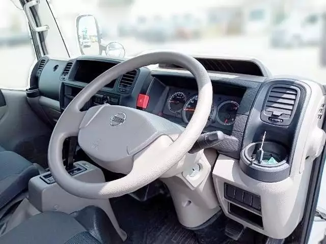 平成29年06月中古小型日産ニッサンの画像5