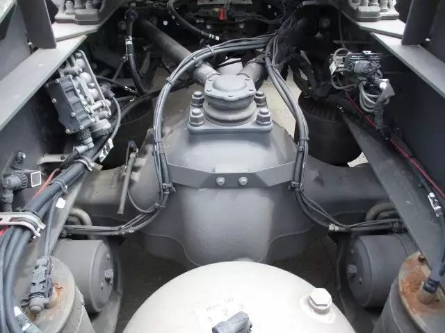 令和01年/平成31年11月中古大型トラクタヘッドボルボトラックの画像16