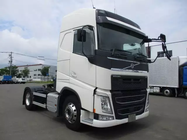 令和01年/平成31年11月中古大型トラクタヘッドボルボトラックの画像3