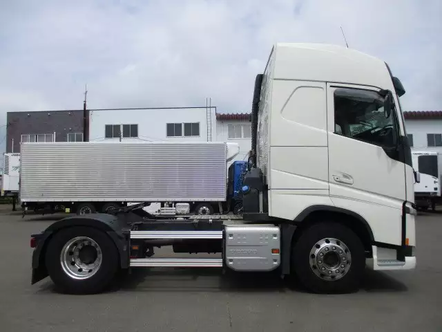 令和01年/平成31年11月中古大型トラクタヘッドボルボトラックの画像4