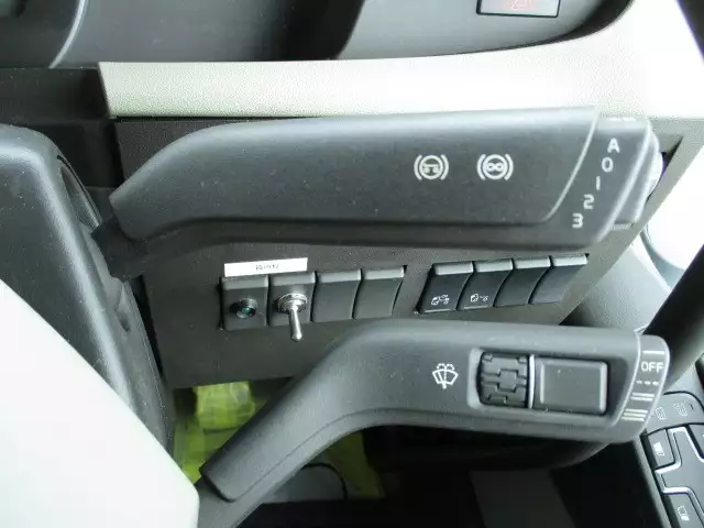 令和01年/平成31年11月中古大型トラクタヘッドボルボトラックの画像49