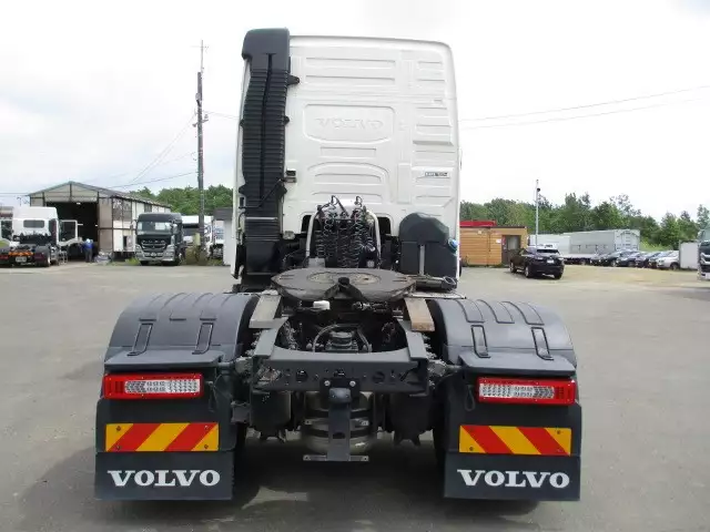 令和01年/平成31年11月中古大型トラクタヘッドボルボトラックの画像6