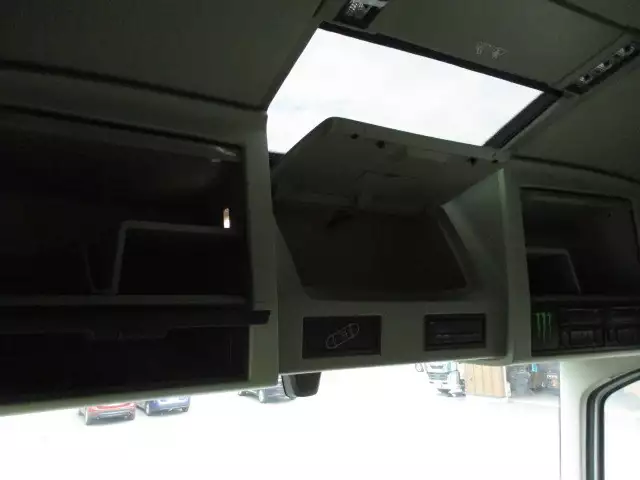 令和01年/平成31年11月中古大型トラクタヘッドボルボトラックの画像56