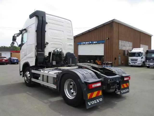 令和01年/平成31年11月中古大型トラクタヘッドボルボトラックの画像7