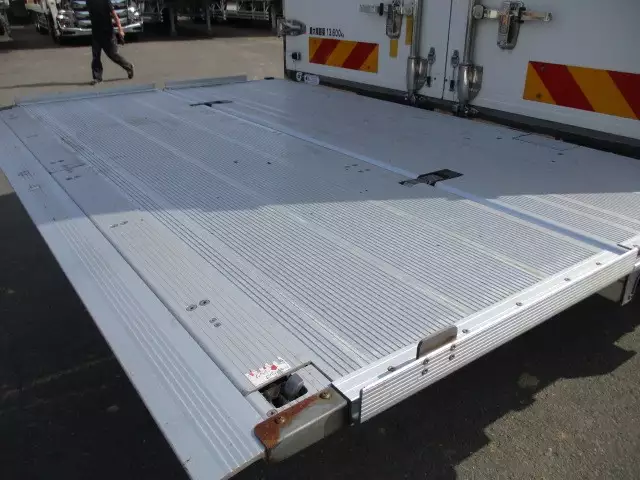 令和03年01月中古大型アルミバン・ウィング日野プロフィアの画像36