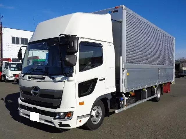 令和03年12月中古中型アルミバン・ウィング日野レンジャーの画像1