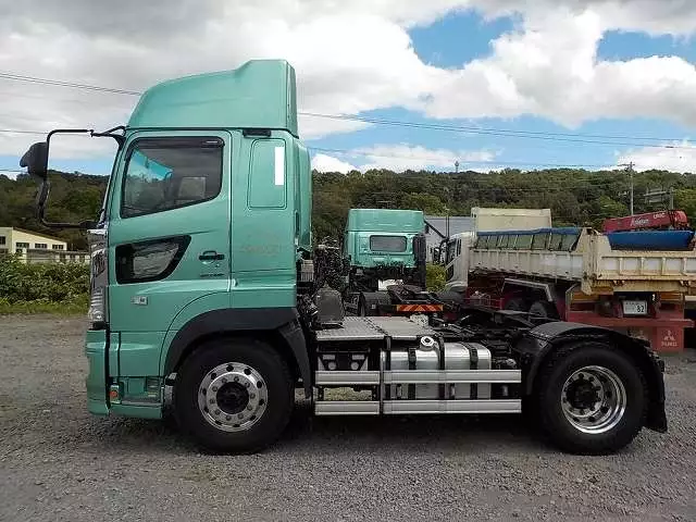 平成25年12月中古大型トラクタヘッド日野日野の画像2