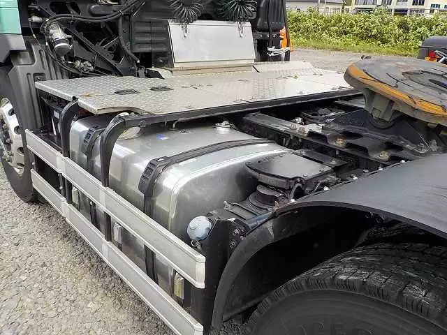 平成25年12月中古大型トラクタヘッド日野日野の画像15